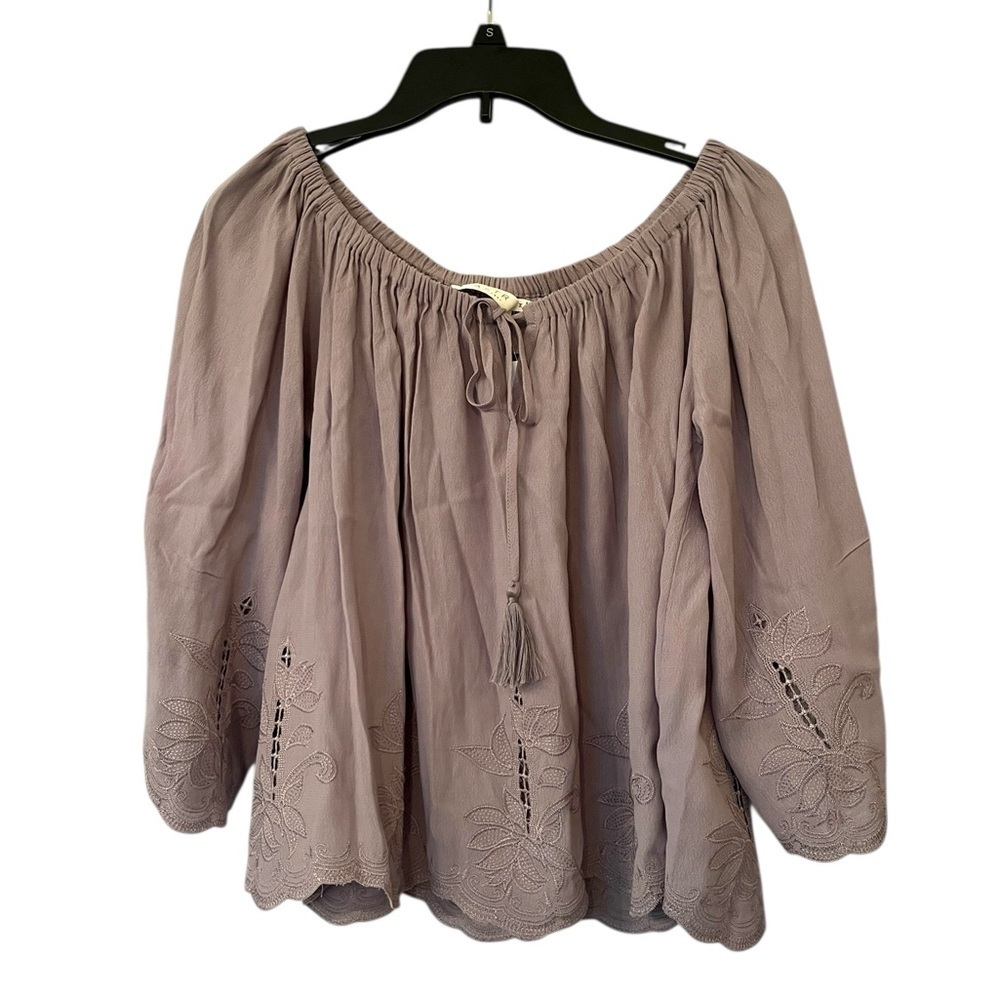 NWT ASTR the Label Lavender Gray Eyelet Off-Shoulder Scalloped Blouse Sz M